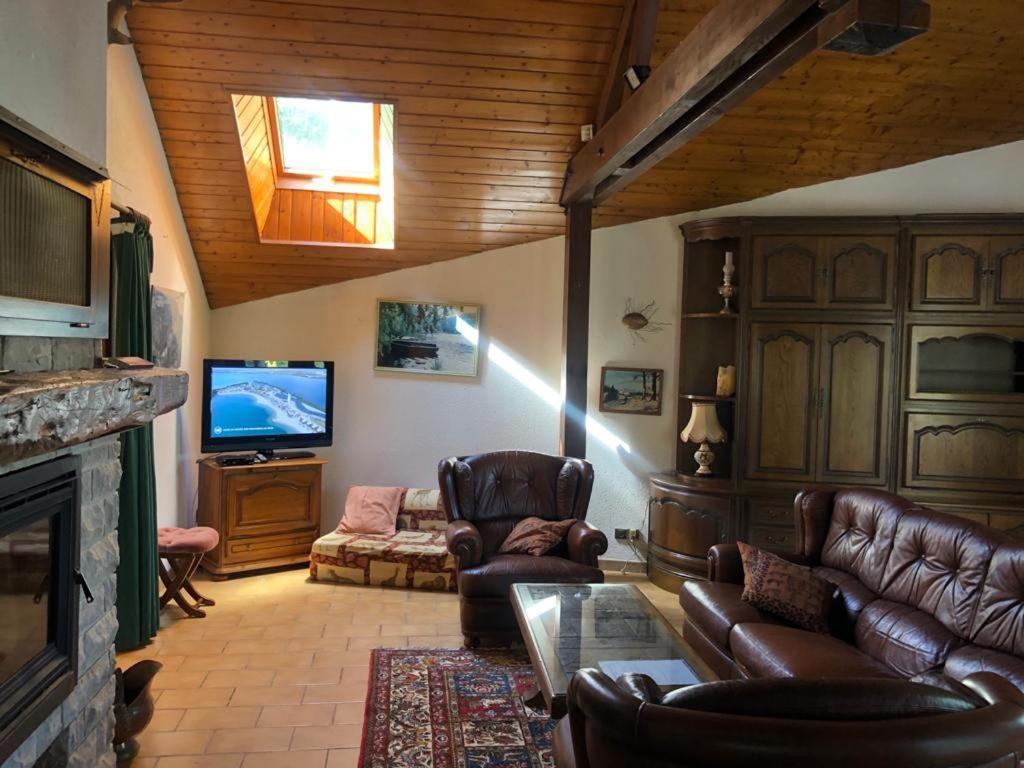Maison/Gite Familial Dans Le Jura A 200M Du Lac Avec Piscine Privee Marigny  Екстериор снимка